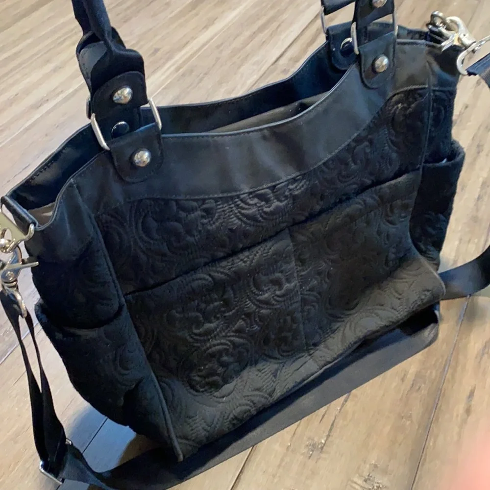Petunia pickle bottom‎ carry all black quilted